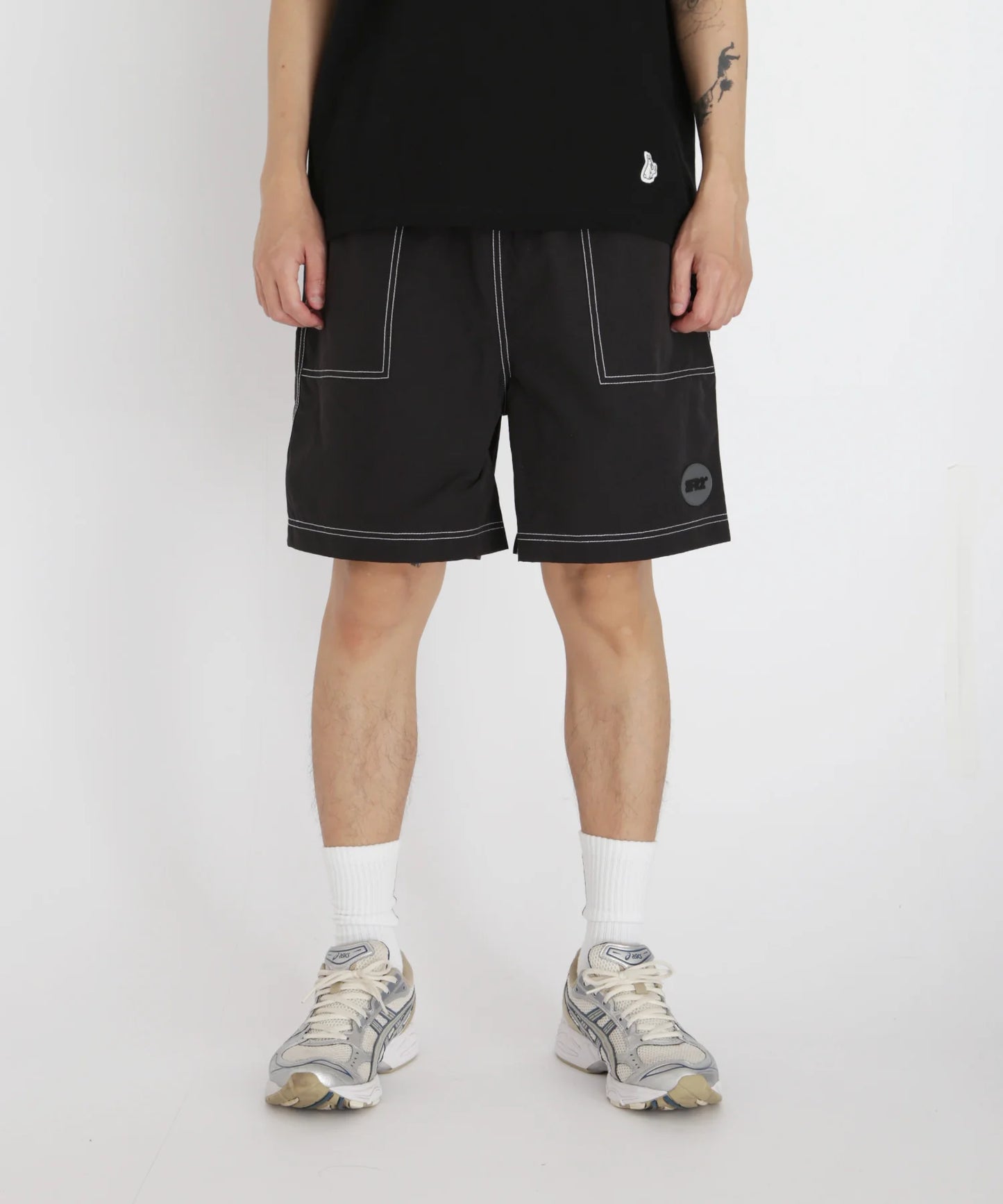 Color Stitch Short Pants