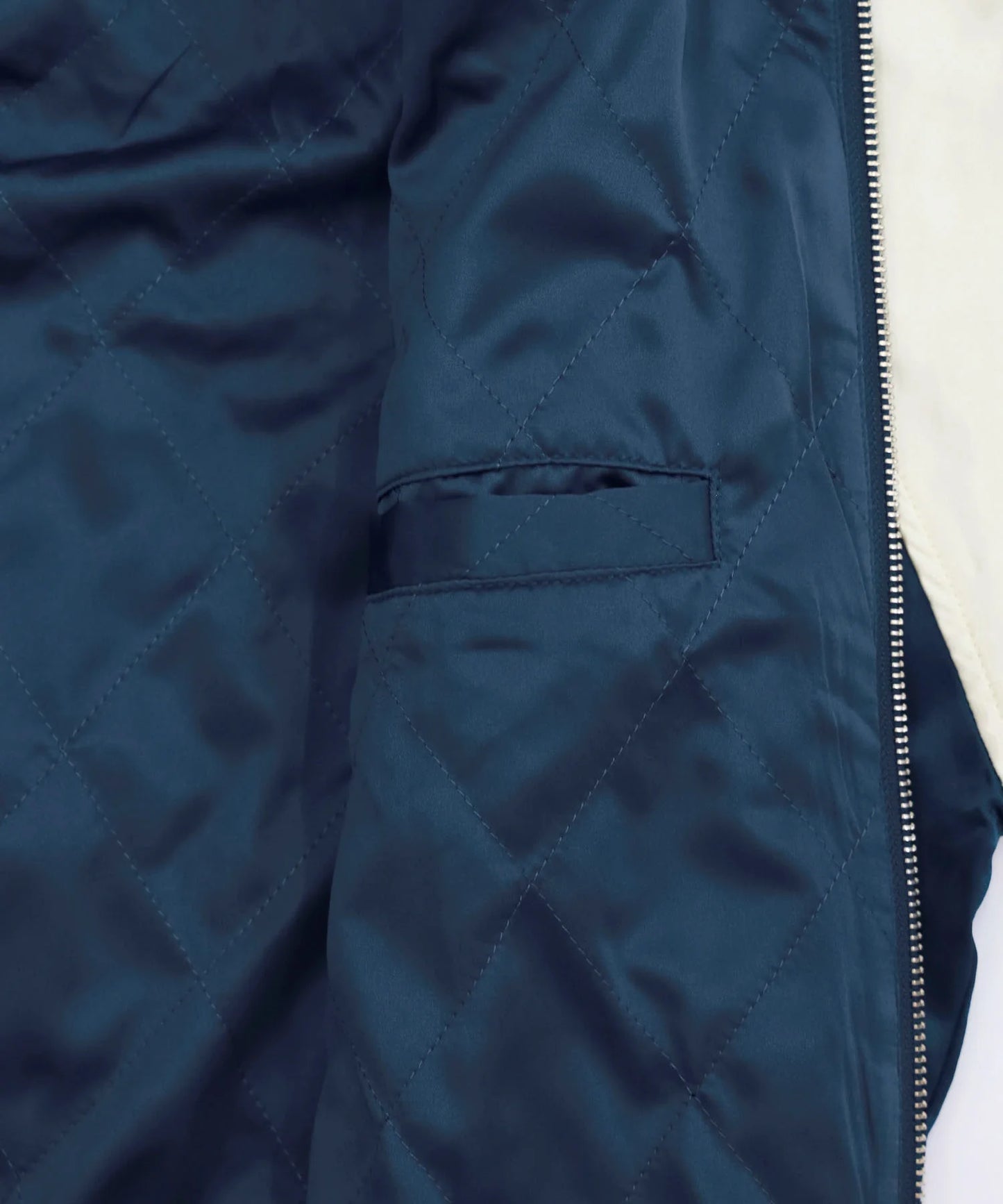 頭狂色情兎 Souvenir Jacket