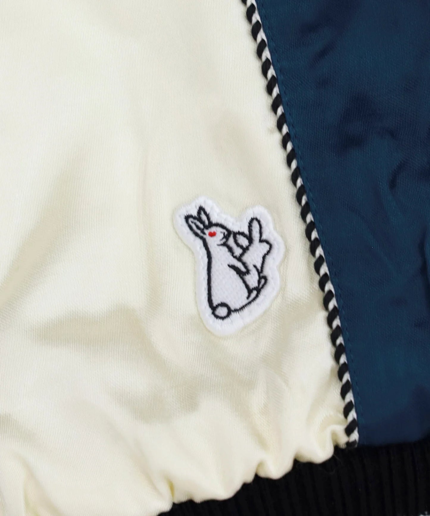頭狂色情兎 Souvenir Jacket