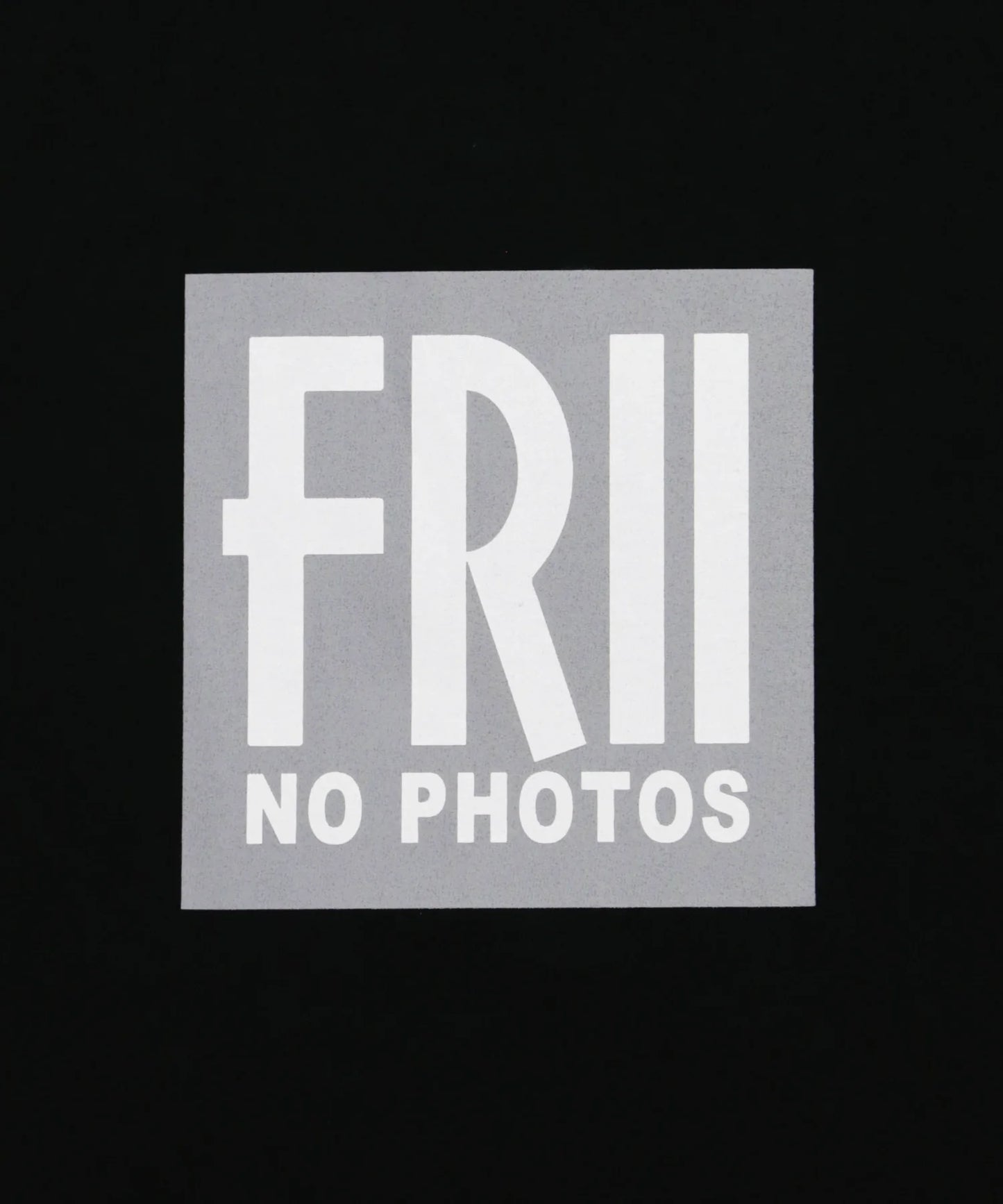 NO PHOTOS Box Logo T-shirt